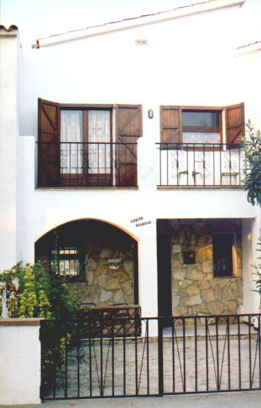 Ampuriabrava Costa Brava Spanien Priv. Ferienhaus m. Bootsliegeplatz am Garten fr bis zu 7 Pers. zu vermieten Vorderseite Haus